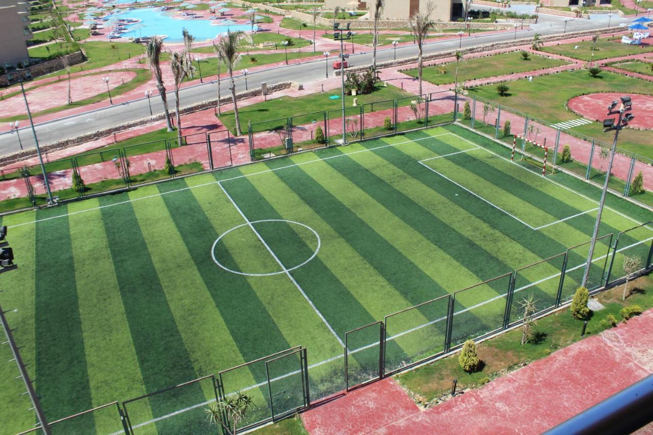 Tolip North Coast Hotel El Alamein Exterior foto The football field
